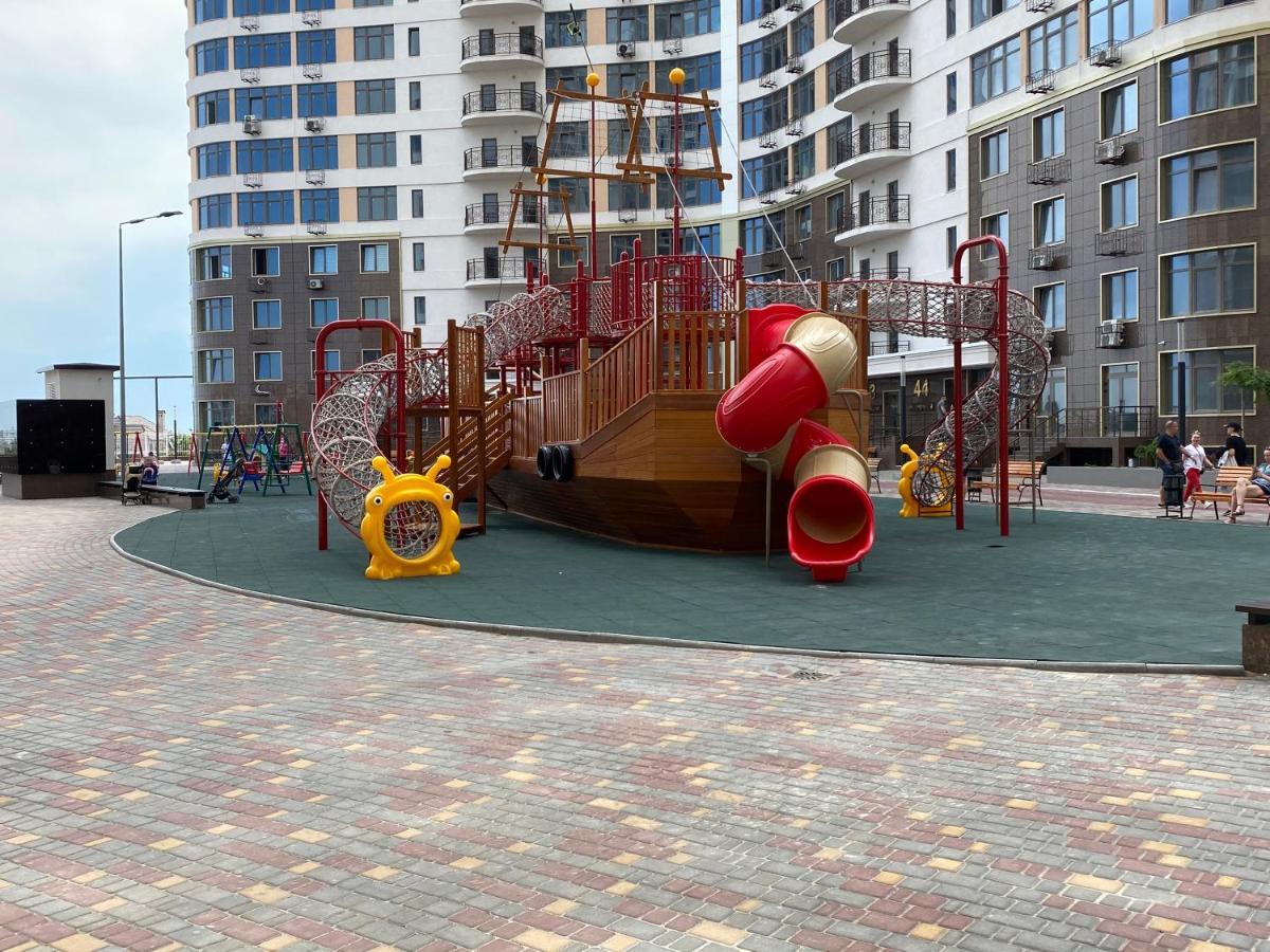 Razor Apartment With Terrace, Kamanina Odesa Exterior foto
